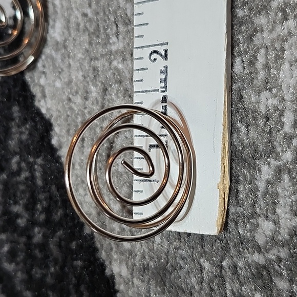 METAL SILVER TABLE NUMBERS CARDS MENU NAME PHOTOS SIGN TABLE HOLDERS 34 PIECE - Picture 4 of 11